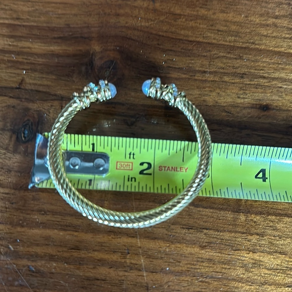 - Sophisticated Gold Bracelet. Titanium with pear colored stones & clear stone - Picture 2 of 6